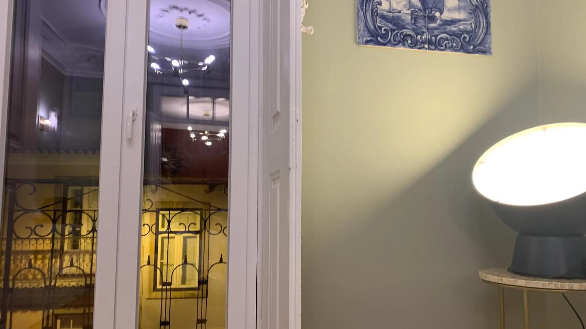 Apartament Historical Center, Large 2 Bedroom Apartment, Bright & Stylish Lizbona