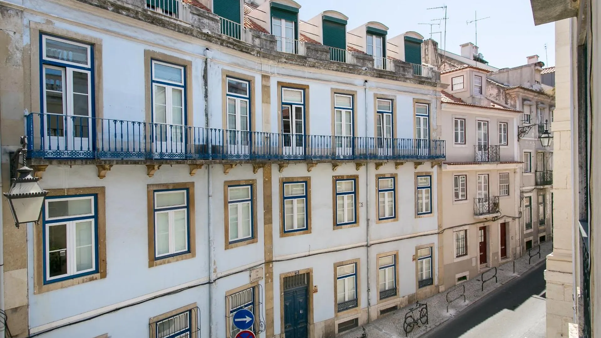 Apartament Historical Center, Large 2 Bedroom Apartment, Bright & Stylish Lizbona