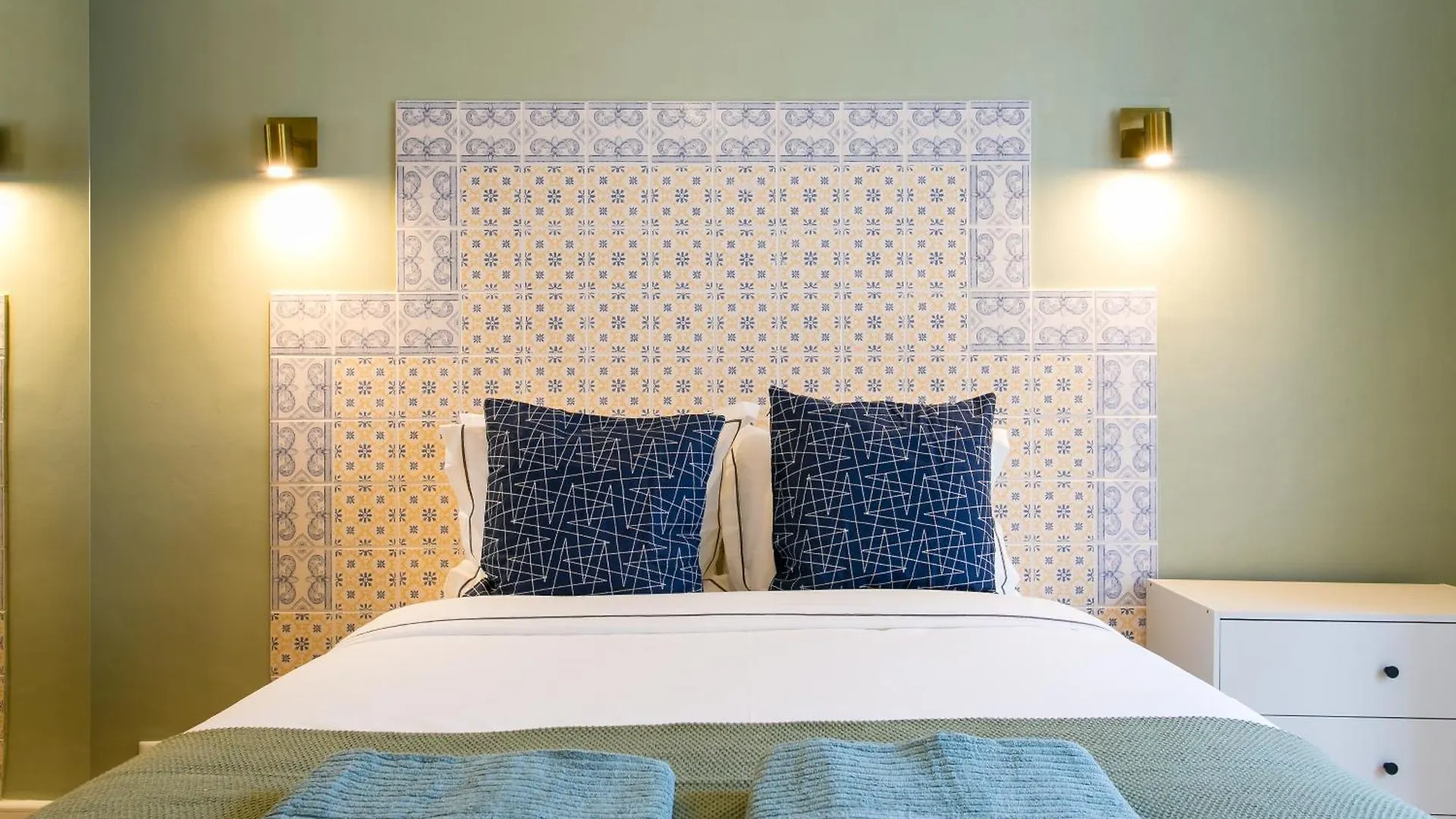 Historical Center, Large 2 Bedroom Apartment, Bright & Stylish Lizbona Apartament